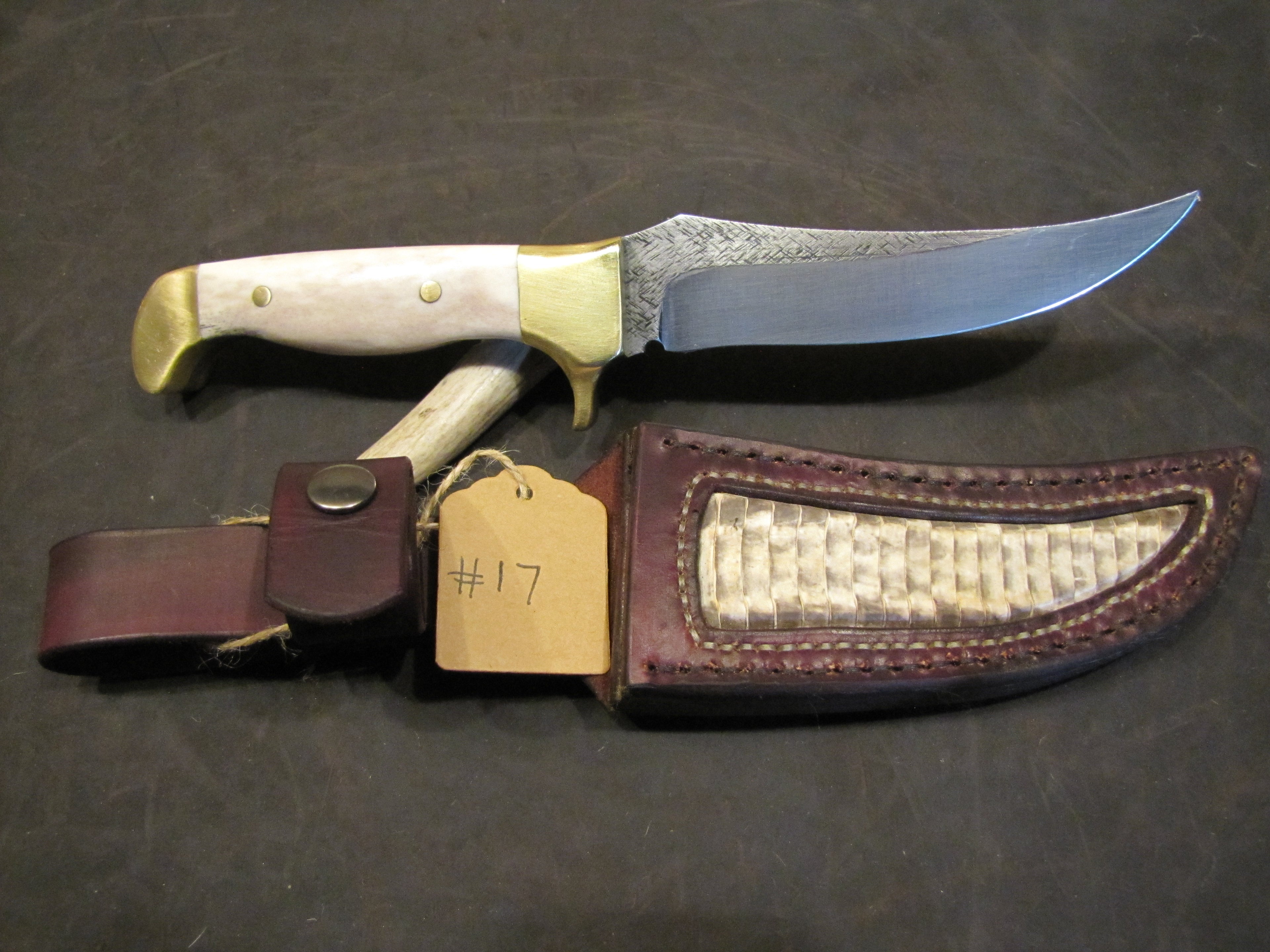 The Grizzly Claw "Trailing-Point Hunter"