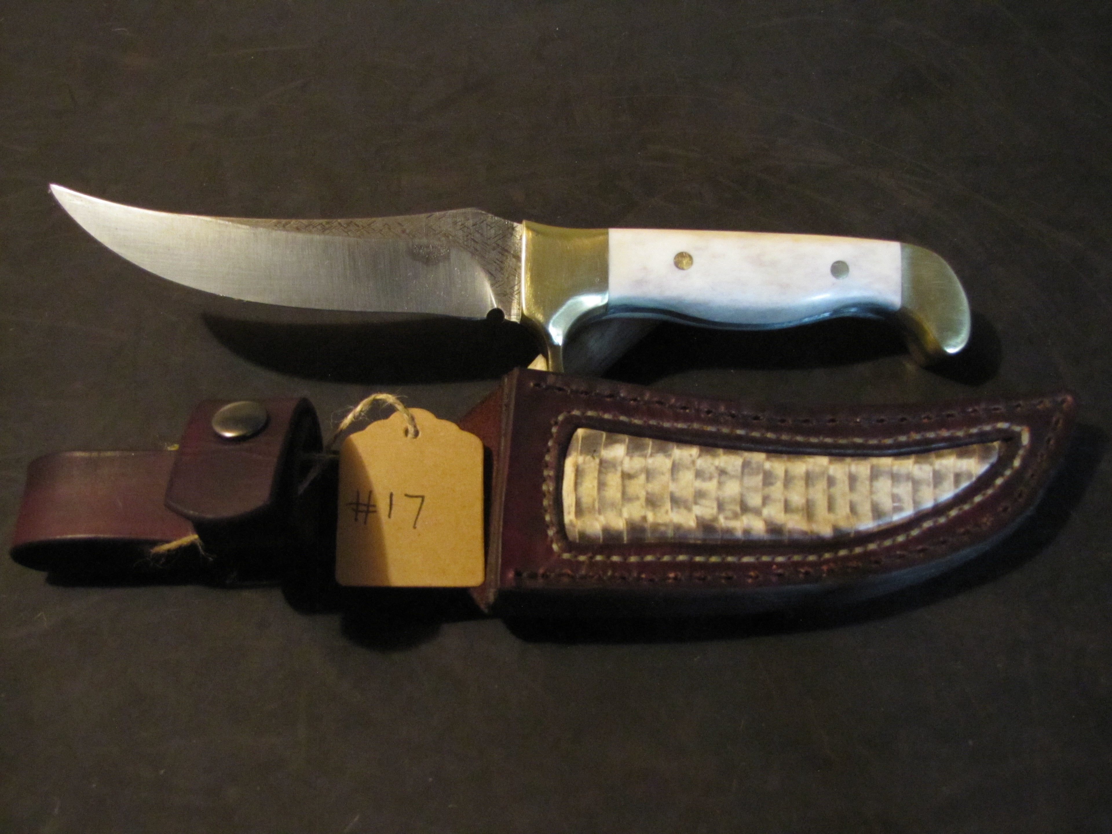 The Grizzly Claw "Trailing-Point Hunter"
