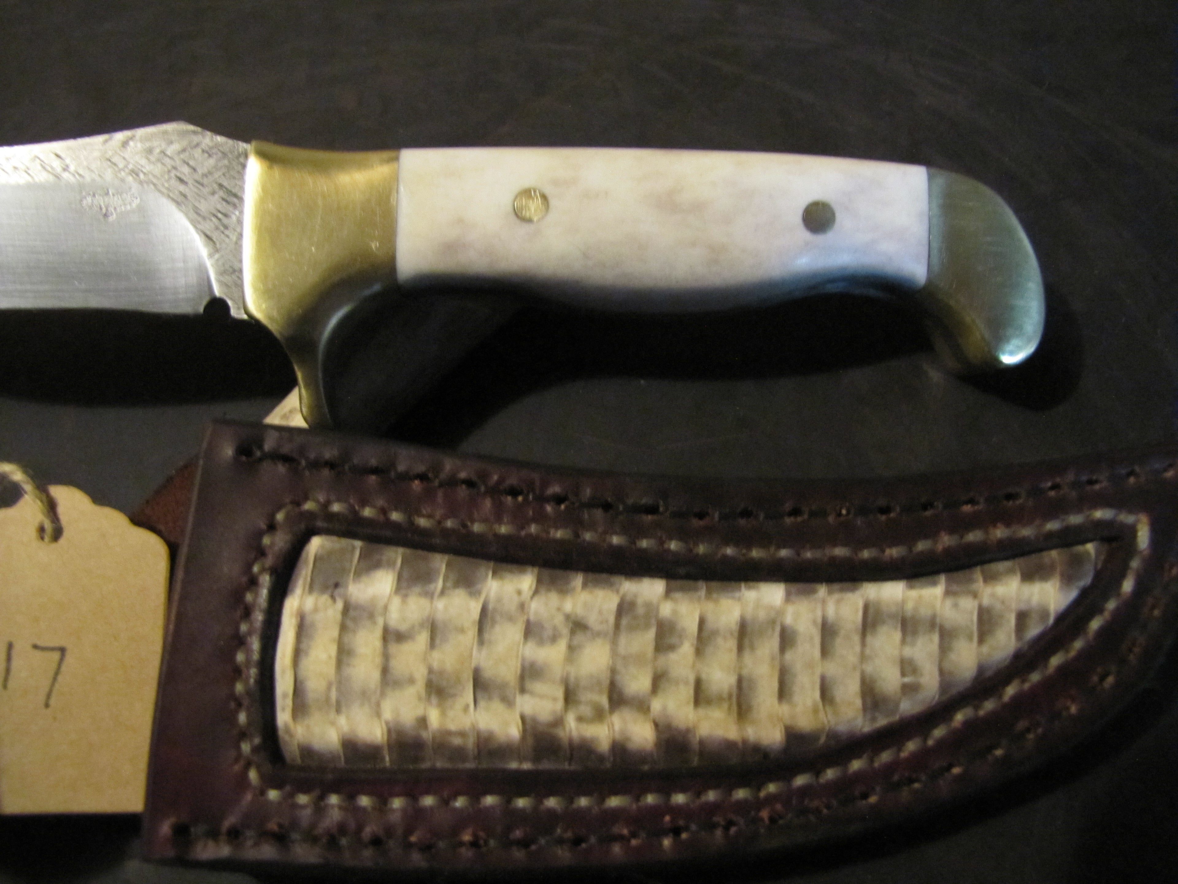 The Grizzly Claw "Trailing-Point Hunter"